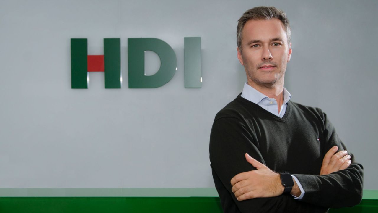 DAP Air Portugal A321 regressa a Barcelona após falha de motor