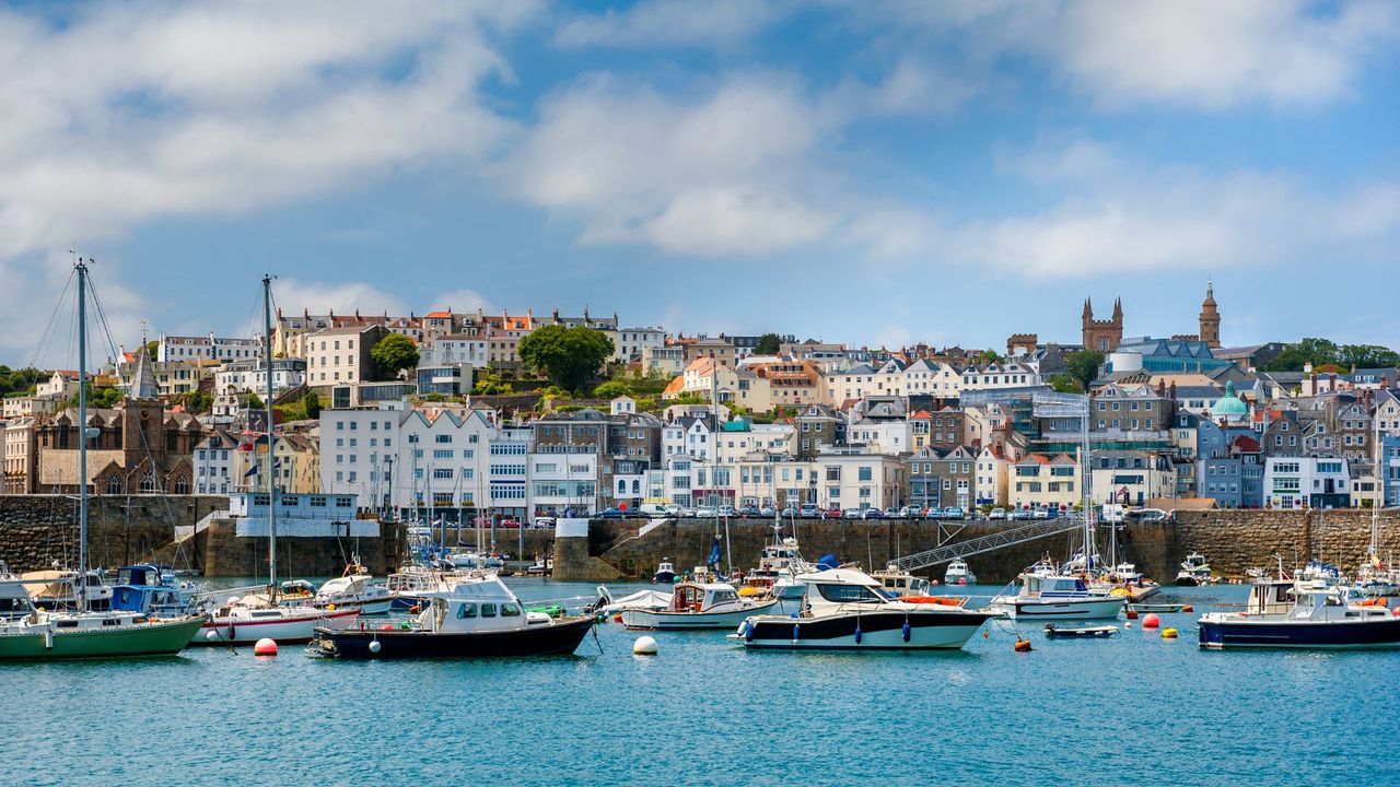 Davies appoints new Guernsey captive executive